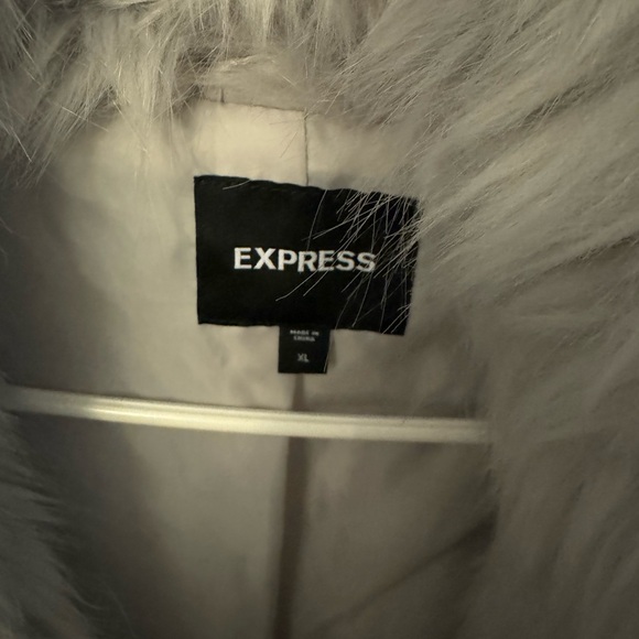 Faux Fur Coat Express Size XL - Picture 2 of 3
